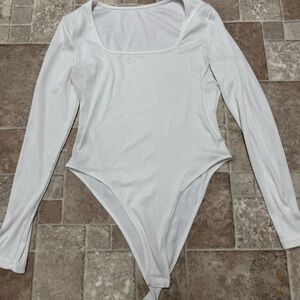 SHEIN White Scoop Neck Long Sleeve Bodysuit